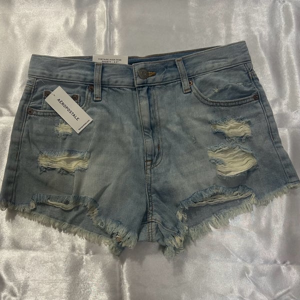 Aeropostale Vintage High Rise Shorty Distressed Denim Shorts 2.5"