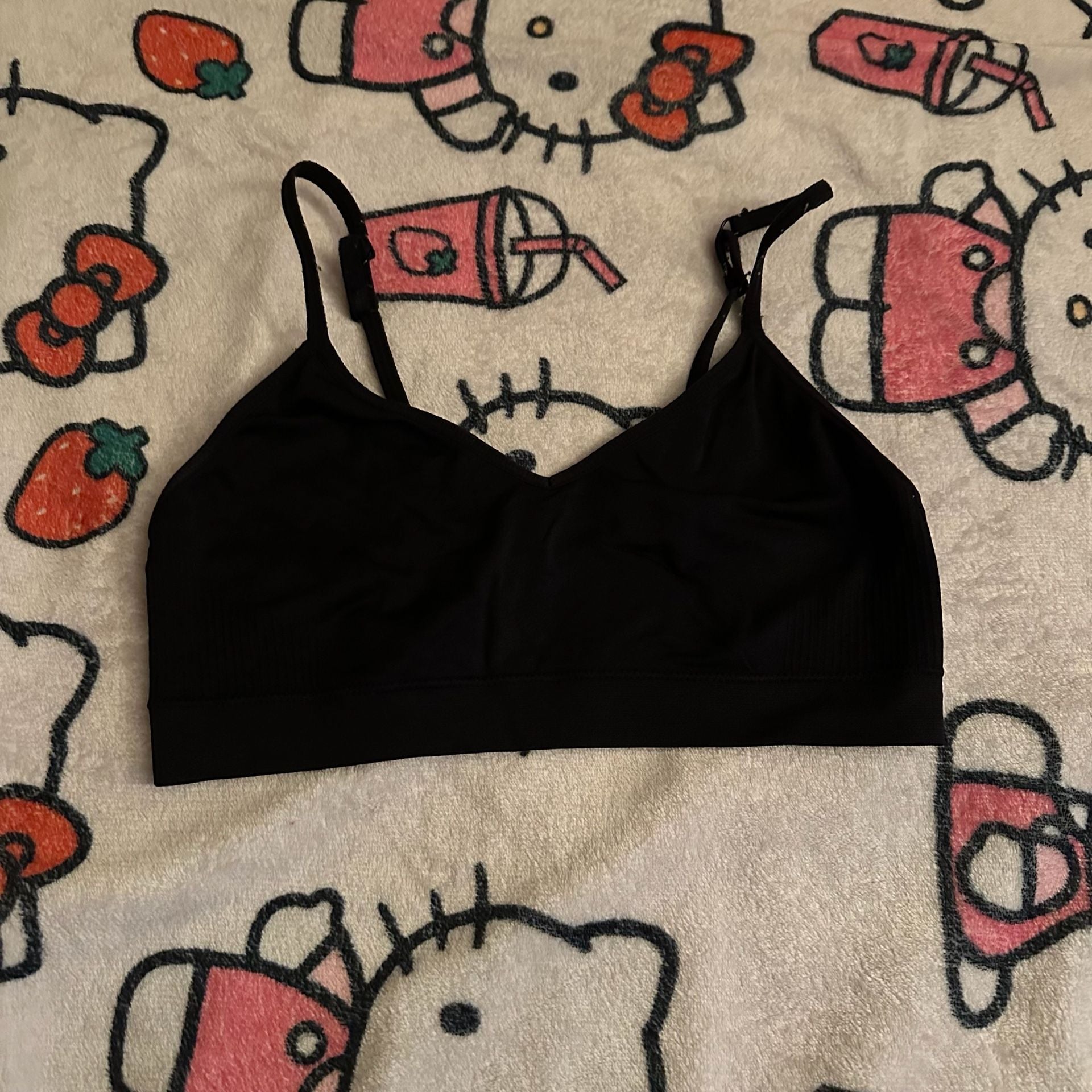 Black Seamless V-Neck Bralette with Adjustable Straps 2