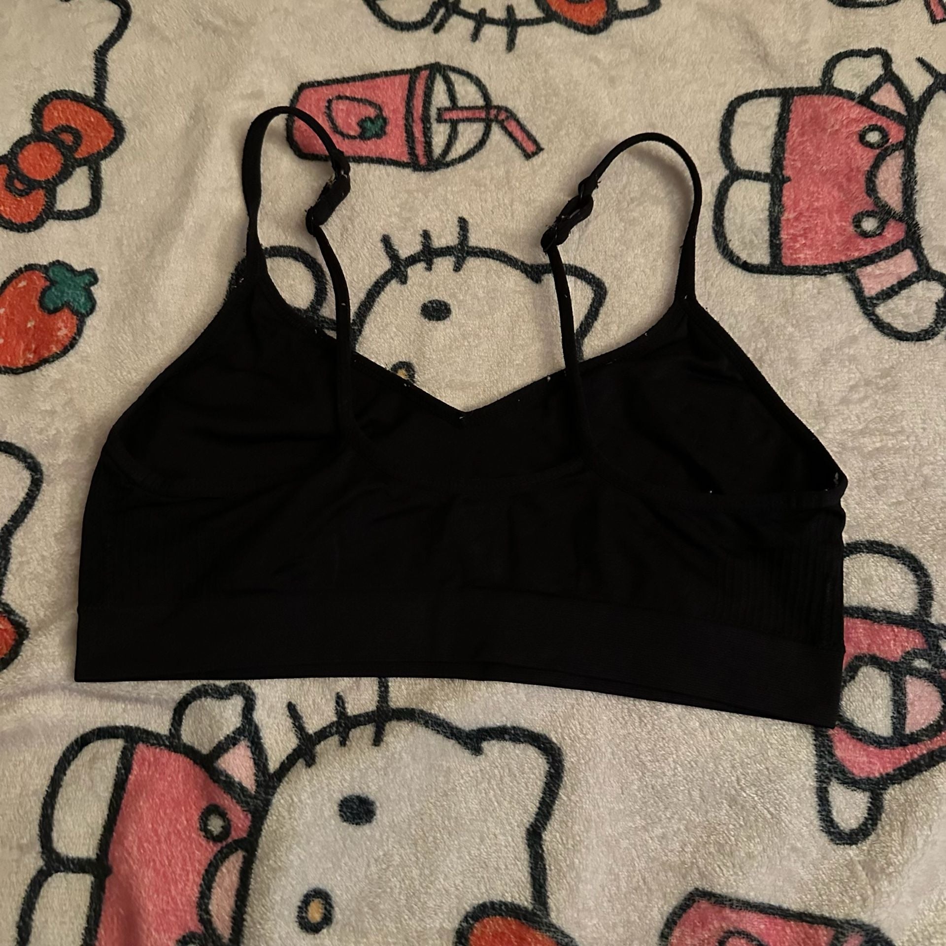Black Seamless V-Neck Bralette with Adjustable Straps 3