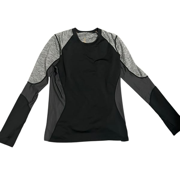 SHE Outdoor Black and Gray Long Sleeve Athletic Shirt with Thumb Holes