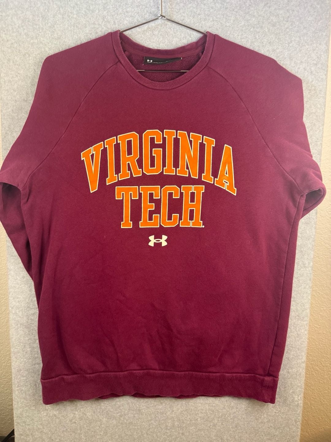 Under Armour Virginia Tech Hokies Maroon Crewneck Sweatshirt Medium 2