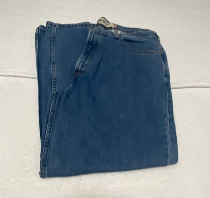 Levi's 560 Comfort Fit Jeans - Size W36 L30 - Medium Wash - Blue Denim - 500 Series - 560™ - Made in Colombia 3