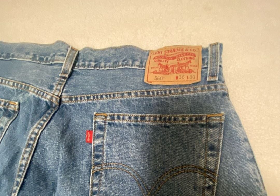 Levi's 560 Comfort Fit Jeans - Size W36 L30 - Medium Wash - Blue Denim - 500 Series - 560™ - Made in Colombia 14