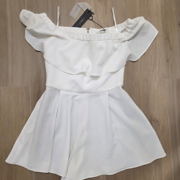 Black Halo White Off-The-Shoulder Ruffle Romper Size 6