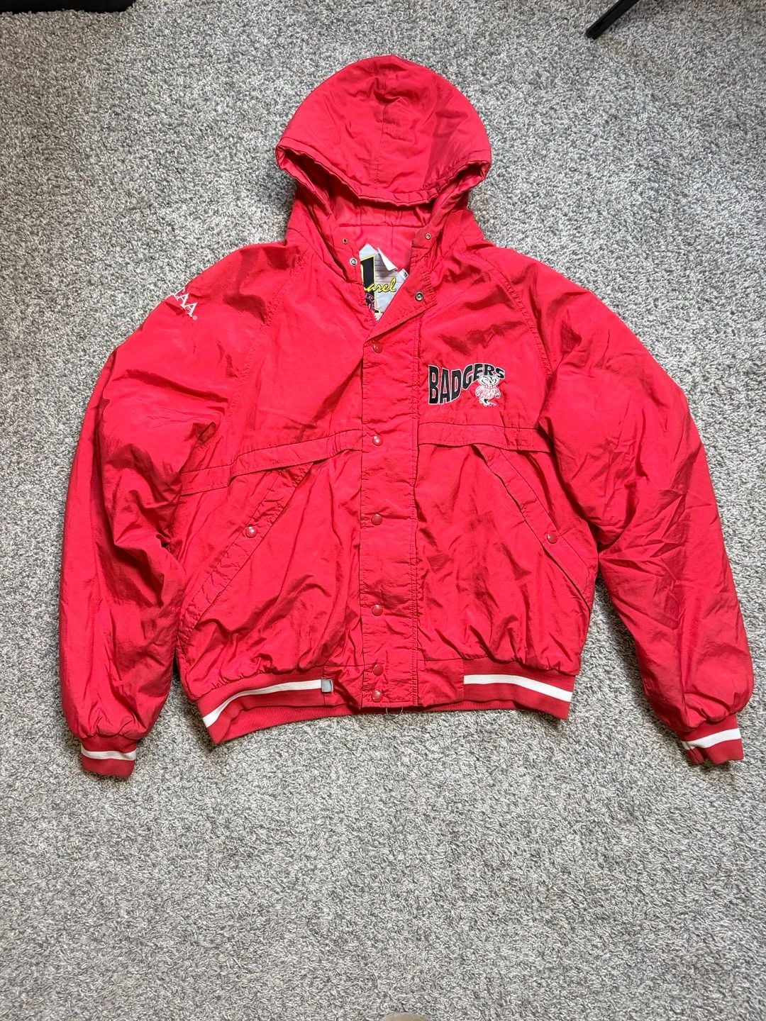 Vintage #1 apparel Wisconsin Badgers Red Hooded Puffer Jacket made in usa 2