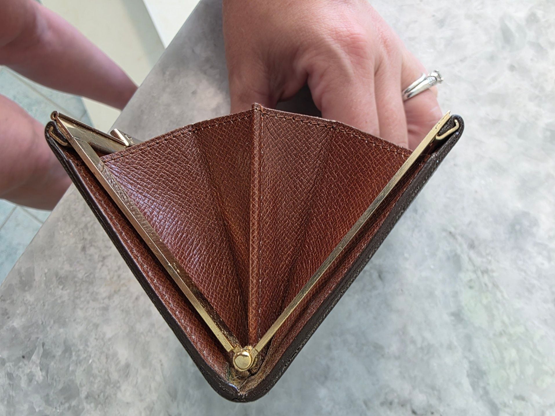Louis Vuitton Monogram Porte Monnaie Viennois Kiss Lock Bifold Wallet Brown 7