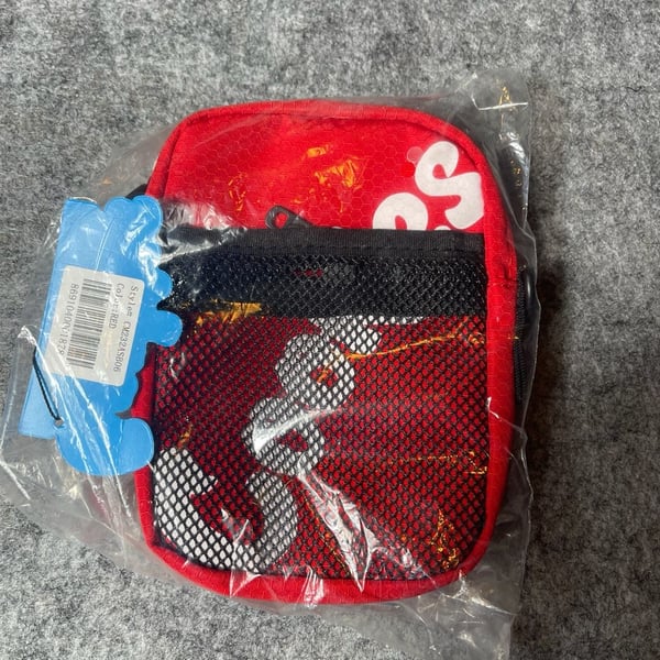 Cookies Layers Honeycomb Shoulder Bag Red