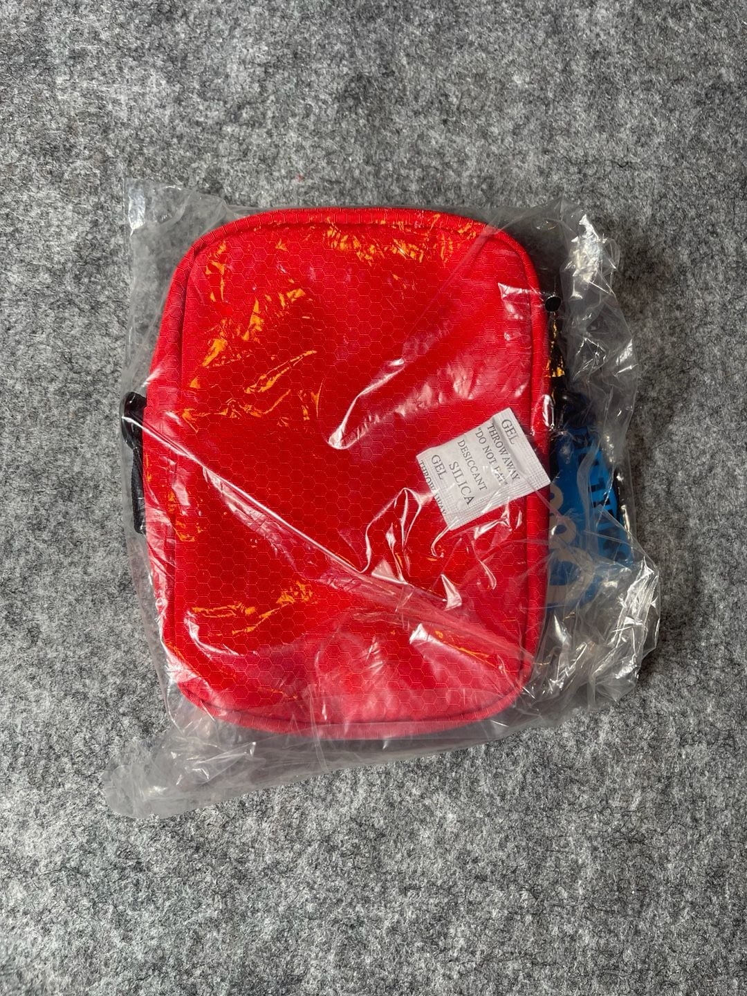 Cookies Layers Honeycomb Shoulder Bag Red 2