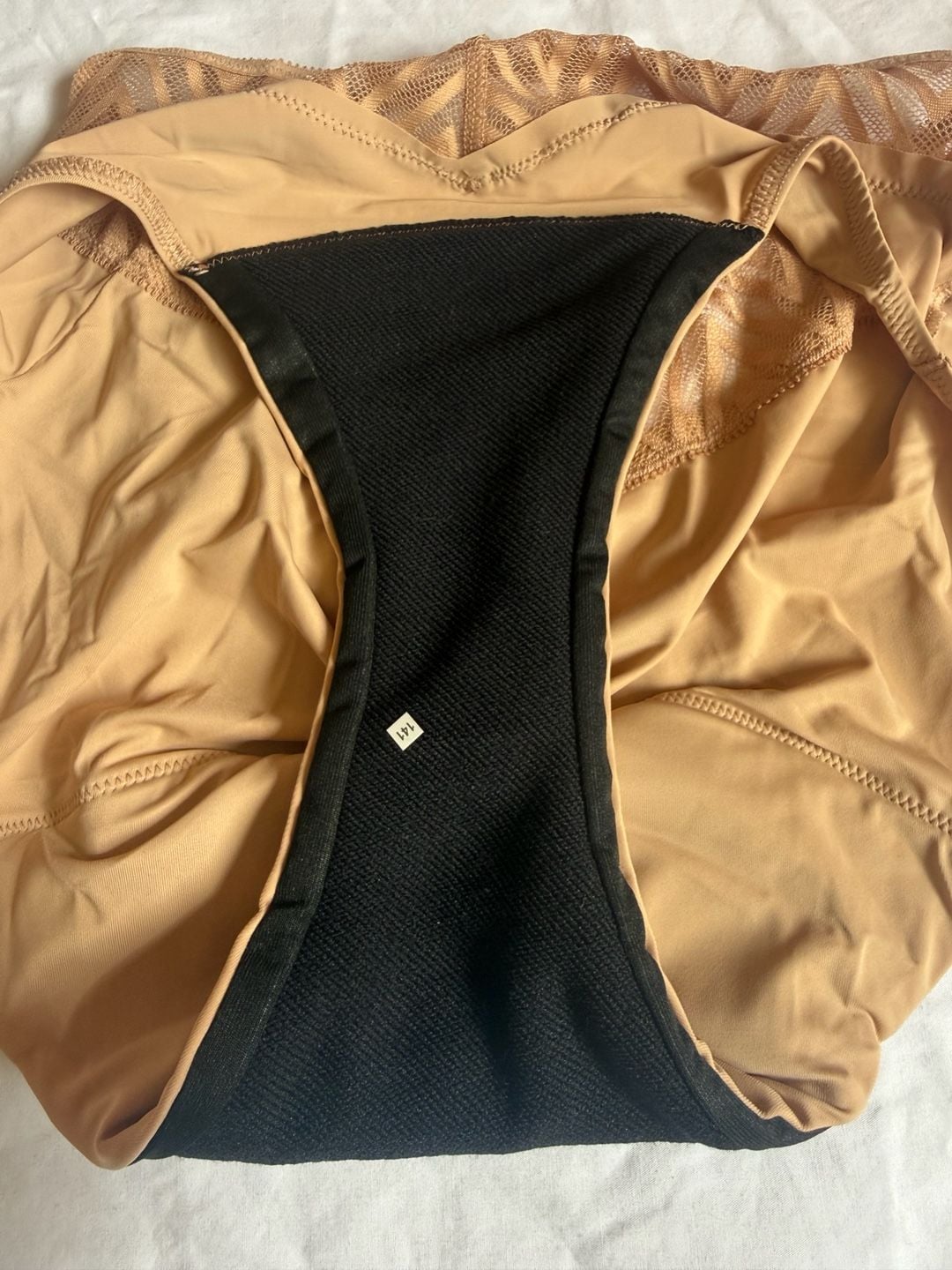 Thinx Hiphugger Period Underwear – S/P – nude new
6