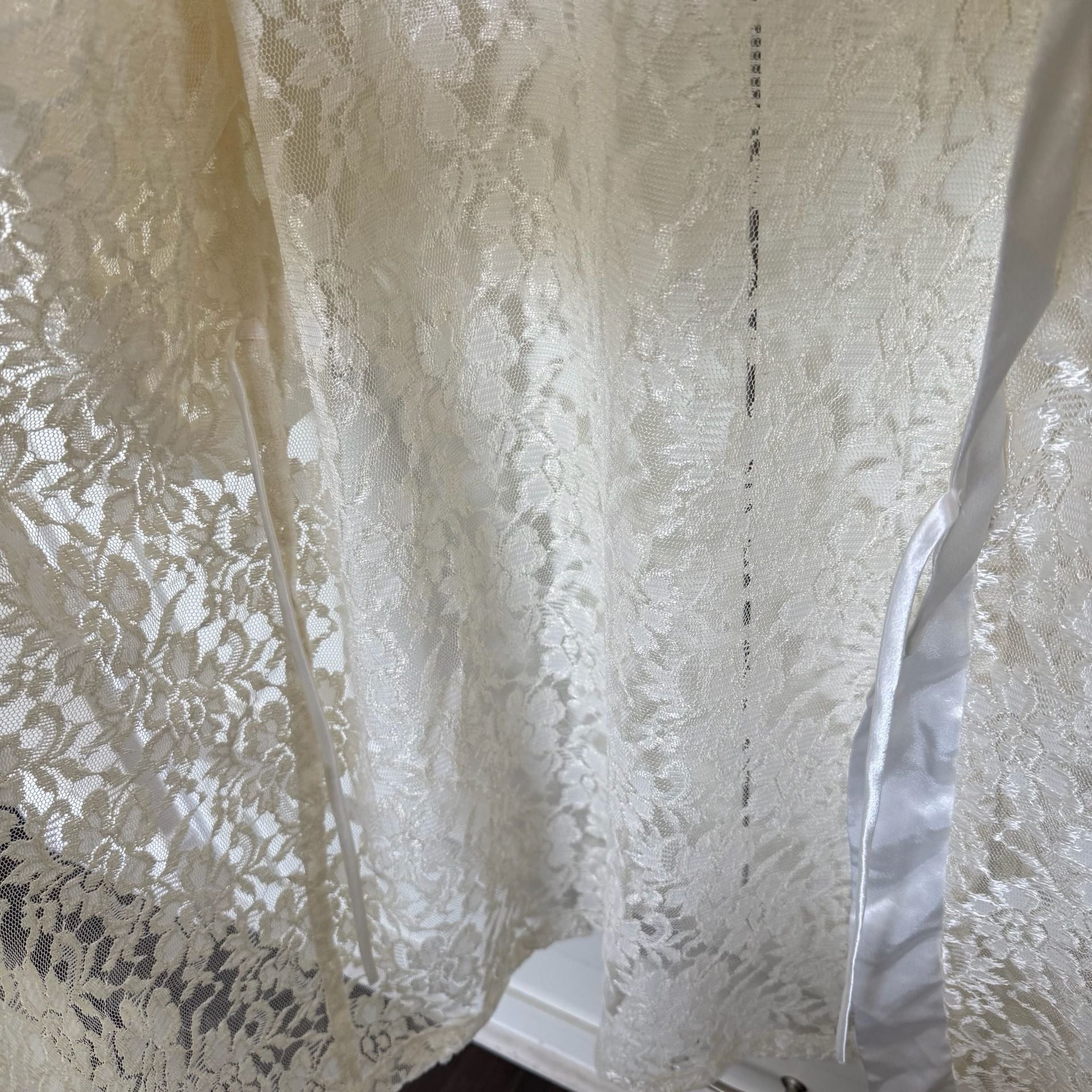 Alexandra Nicole Ivory Lace Robe and Nightgown Set 8