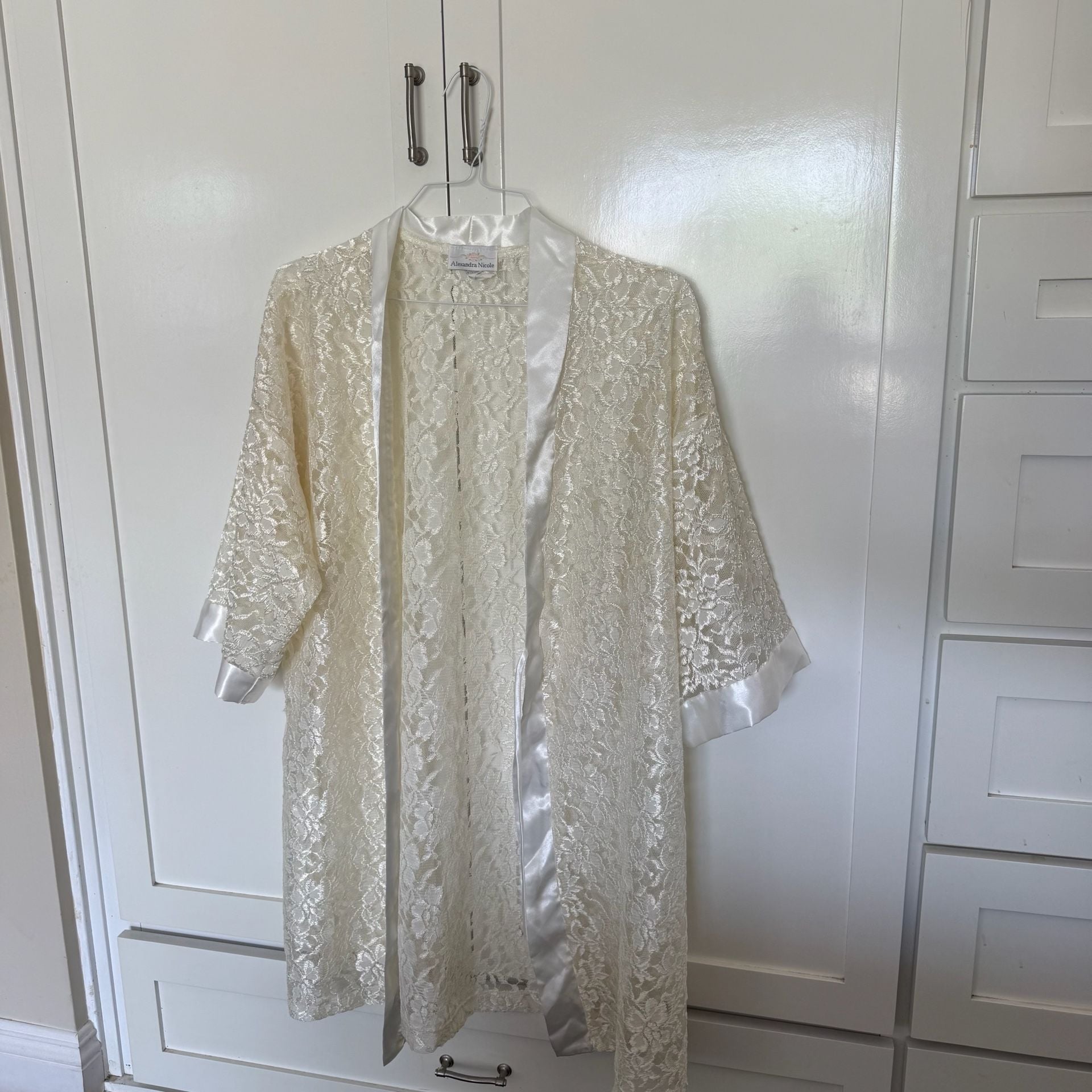 Alexandra Nicole Ivory Lace Robe and Nightgown Set 9