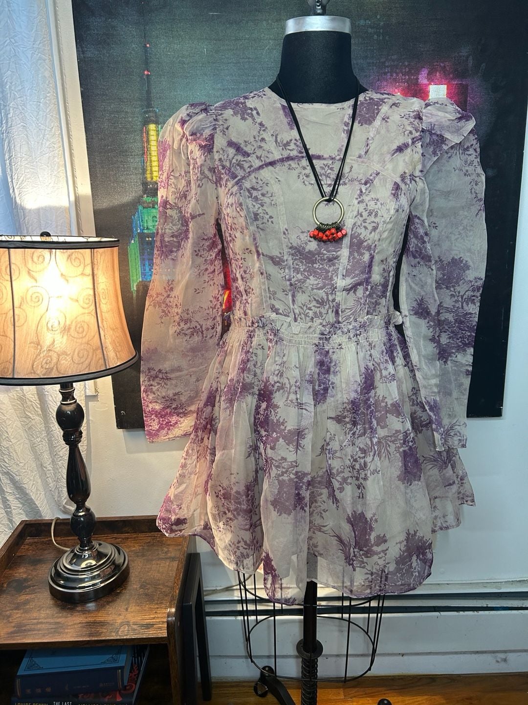 ASOS DESIGN Purple Toile De Jouy Organza Seam Detail Mini Dress Sz US 8 / UK 12
Description
Stunning ASOS DESIGN organza mini dress featuring a romantic purple and cream Toile de Jouy pastoral print. Perfect for parties, date nights, or special events!
2