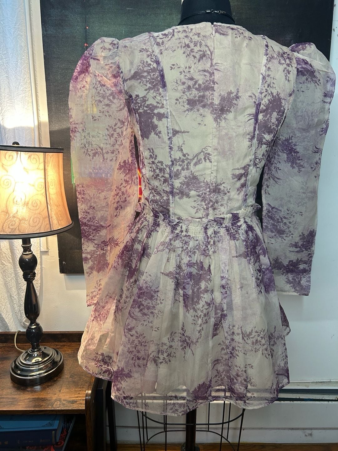 ASOS DESIGN Purple Toile De Jouy Organza Seam Detail Mini Dress Sz US 8 / UK 12
Description
Stunning ASOS DESIGN organza mini dress featuring a romantic purple and cream Toile de Jouy pastoral print. Perfect for parties, date nights, or special events!
5