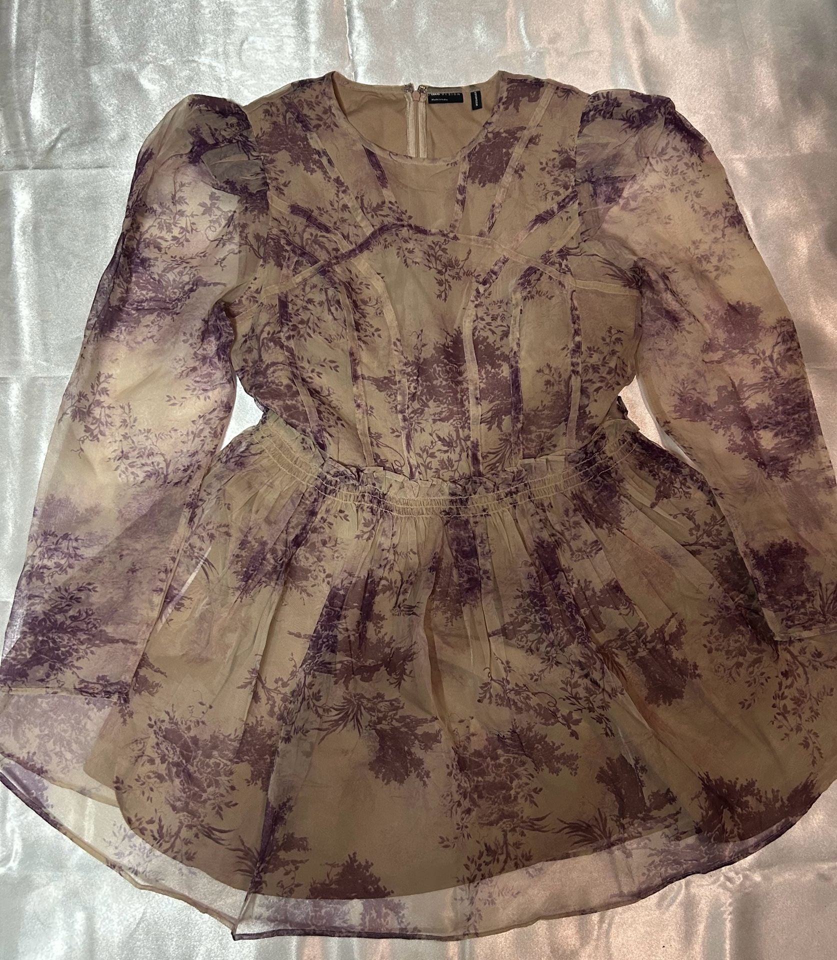 ASOS DESIGN Purple Toile De Jouy Organza Seam Detail Mini Dress Sz US 8 / UK 12
Description
Stunning ASOS DESIGN organza mini dress featuring a romantic purple and cream Toile de Jouy pastoral print. Perfect for parties, date nights, or special events!
9