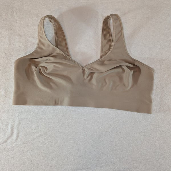 Hanes Wireless Comfort Bra Womens Medium Brown Nude Unpadded Smooth Stretch