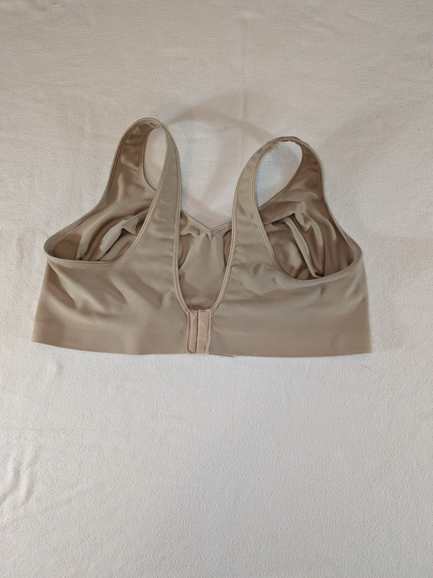 Hanes Wireless Comfort Bra Womens Medium Brown Nude Unpadded Smooth Stretch 3