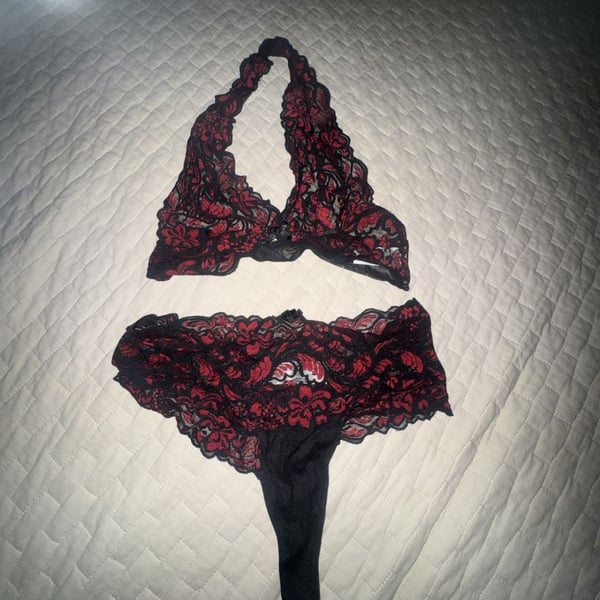 Victoria's Secret Red Black Lace Halter Bralette and Thong Lingerie Set Size M