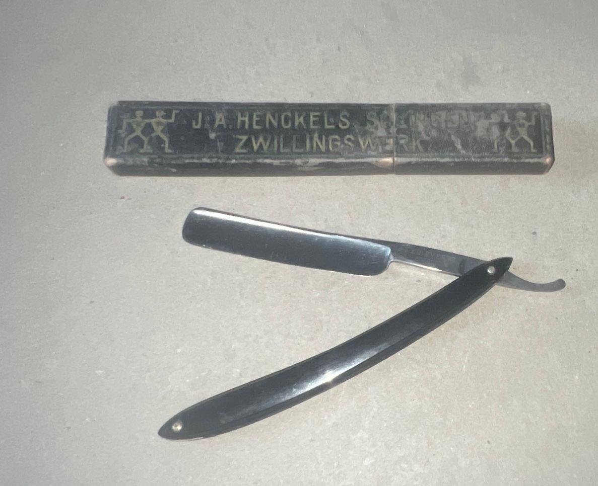 Ed. Evertz Solingen Vintage Straight Razor with J.A. Henckels Zwillingswerk Case 1