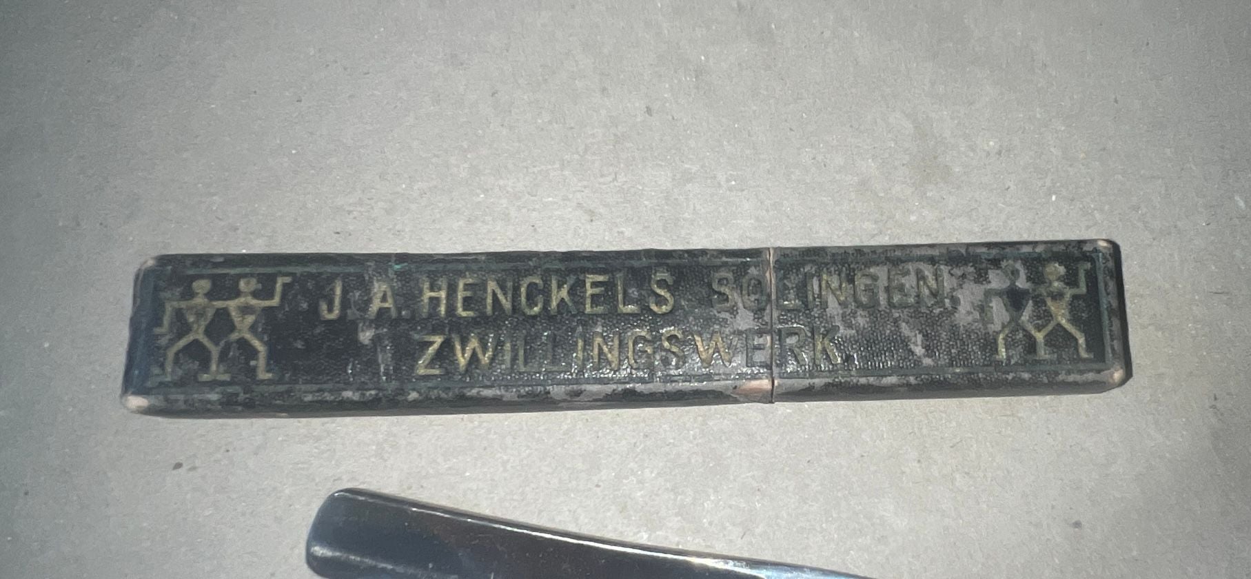 Ed. Evertz Solingen Vintage Straight Razor with J.A. Henckels Zwillingswerk Case 3