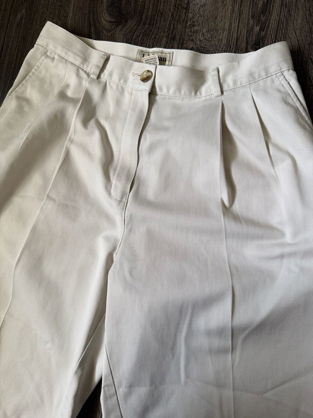 L.L.Bean Women’s 12 Cream Pleated Pants Original Fit 100% Cotton Trousers
2