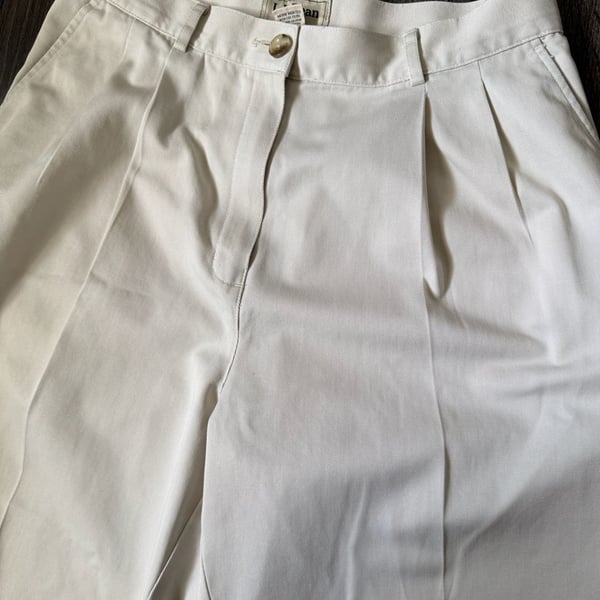 L.L.Bean Women’s 12 Cream Pleated Pants Original Fit 100% Cotton Trousers
