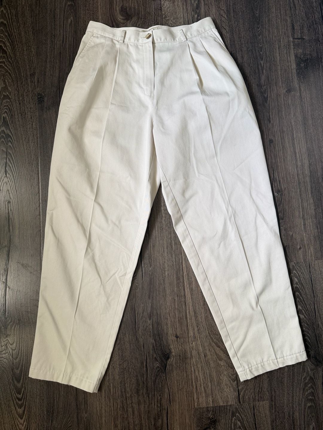 L.L.Bean Women’s 12 Cream Pleated Pants Original Fit 100% Cotton Trousers
3