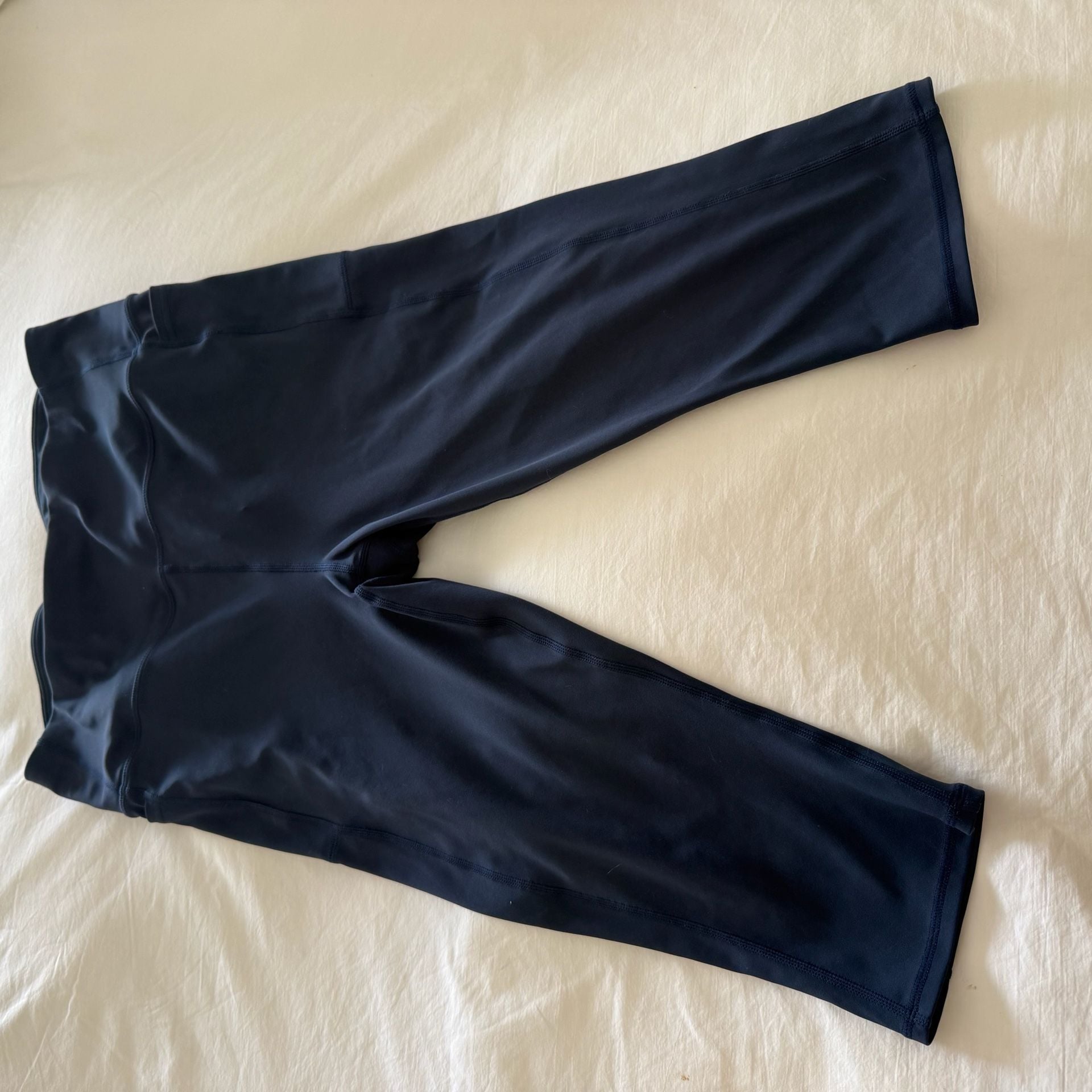 Skechers Women's Navy Blue High-Waisted Capri Leggings with Pockets Size L 3