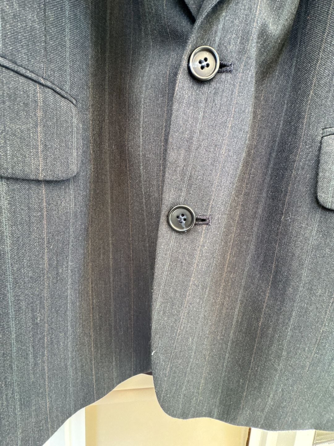 2pc Munsingwear Vintage Mens 44R Gray Pinstripe 2 Piece Suit Pleated Pants 32x31.5
Munsingwear Mens Suit Vintage 2pc Pinstripe Gray Jacket 44R Pleated Pants 32x31.5 4