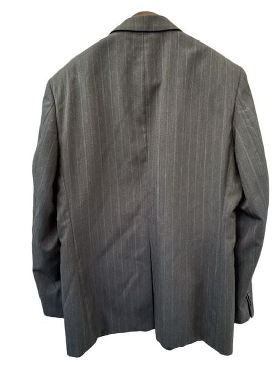 2pc Munsingwear Vintage Mens 44R Gray Pinstripe 2 Piece Suit Pleated Pants 32x31.5
Munsingwear Mens Suit Vintage 2pc Pinstripe Gray Jacket 44R Pleated Pants 32x31.5 6