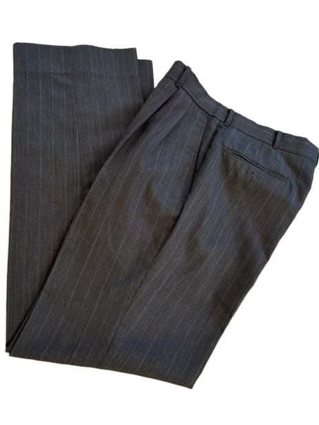 2pc Munsingwear Vintage Mens 44R Gray Pinstripe 2 Piece Suit Pleated Pants 32x31.5
Munsingwear Mens Suit Vintage 2pc Pinstripe Gray Jacket 44R Pleated Pants 32x31.5 7