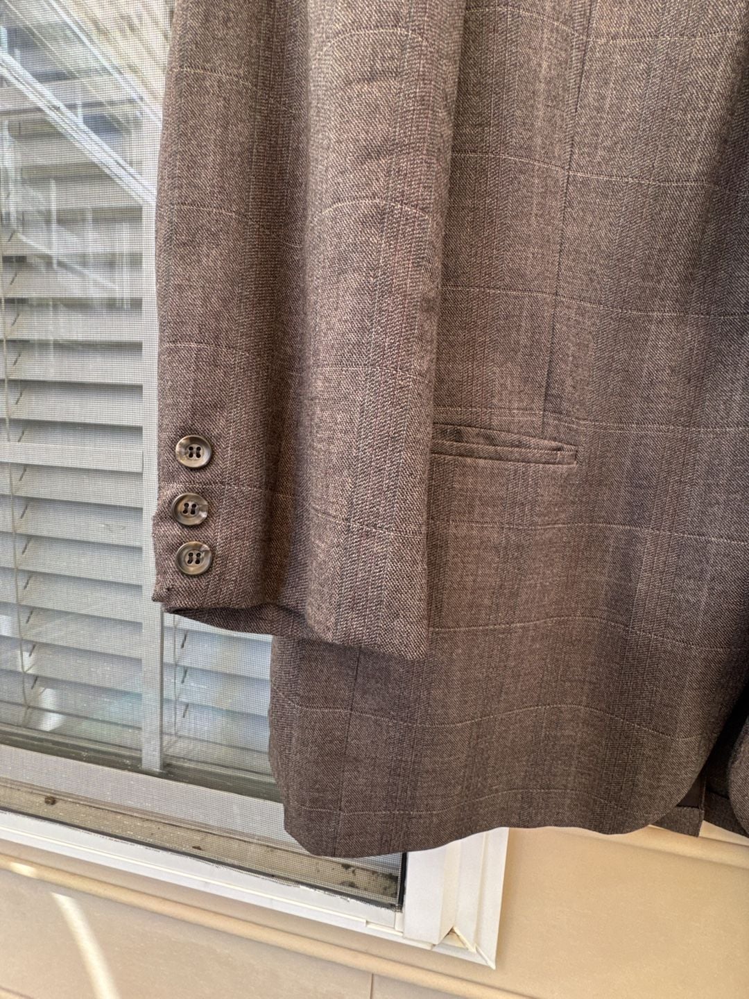 Kingsridge Mens 2 Button Blazer Jacket Brown Glen Plaid Custom Suit Coat 44S
Kingsride David Allen Vintage Brown Glen Plaid Wool Blazer Sport Coat Mens 3