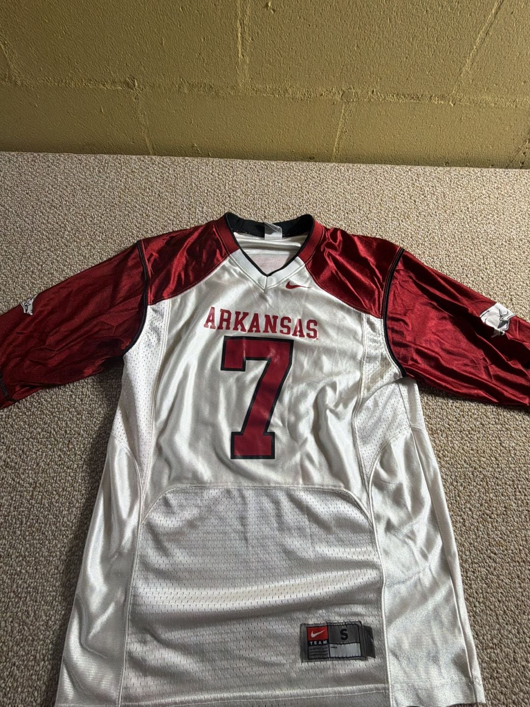 Vintage Nike Arkansas Razorbacks #7 Football Jersey White Size S 4