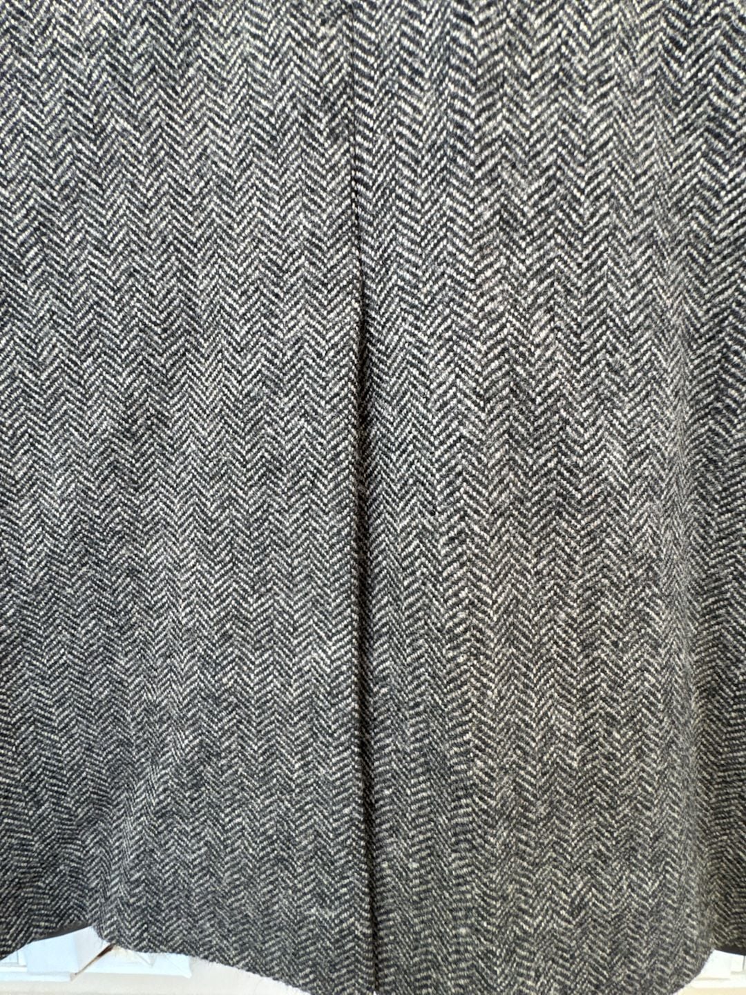 Merona Mens Herringbone Tweed Blazer Jacket Gray Wool Blend Sport Coat 44L Long
Mens Gray Herringbone Tweed Wool Blend Sport Coat Blazer Jacket 9