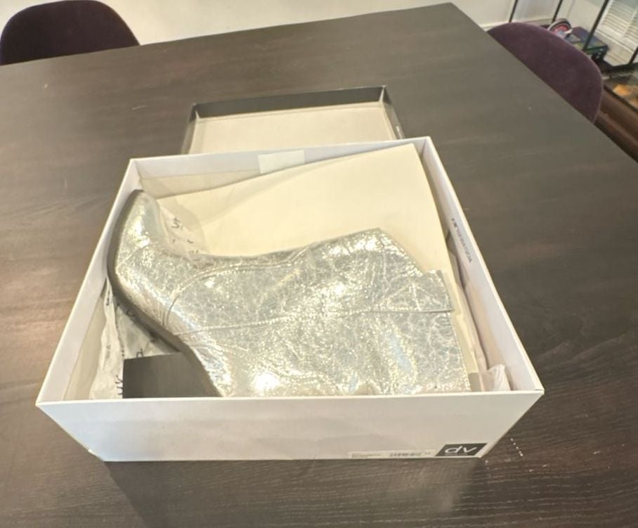 DV Dolce Vita Nazareth Silver Metallic Cracked Western Cowboy Boots size 11 NEW 9