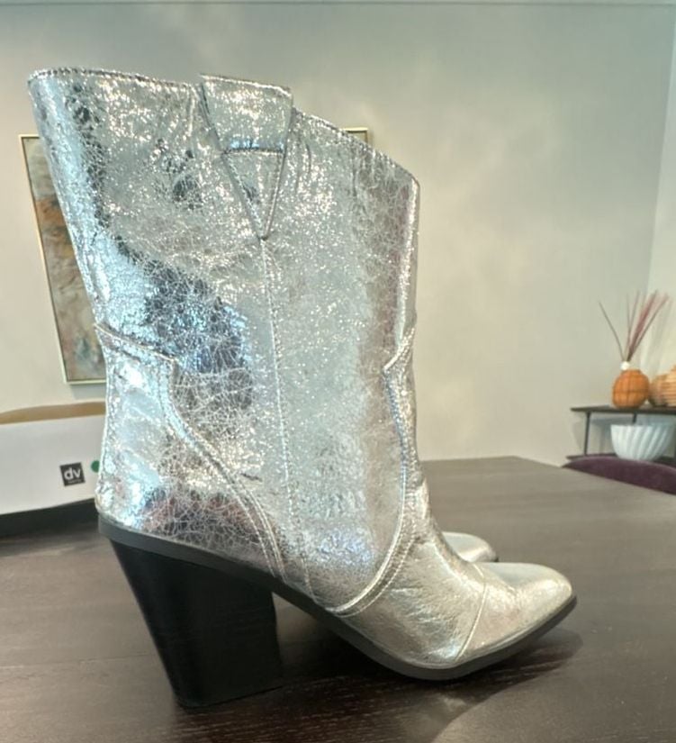 DV Dolce Vita Nazareth Silver Metallic Cracked Western Cowboy Boots size 11 NEW 10