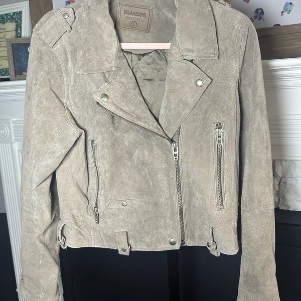 BLANKNYC Suede Moto Jacket in Chance of Rain Size L