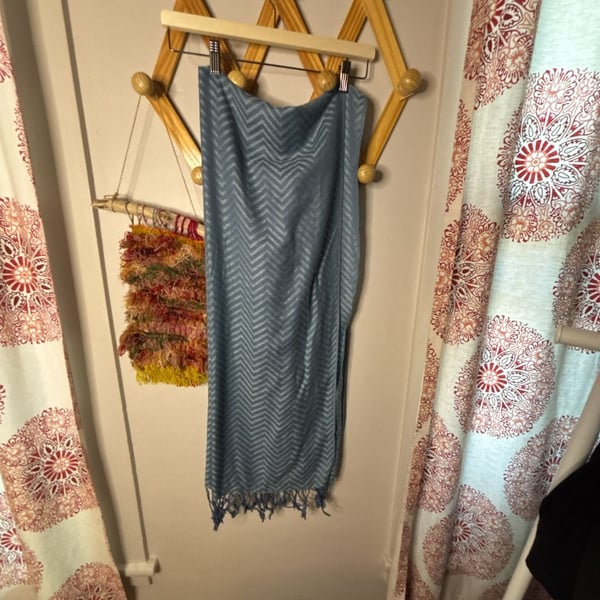 Pashmire Blue Chevron Pattern Fringe Scarf