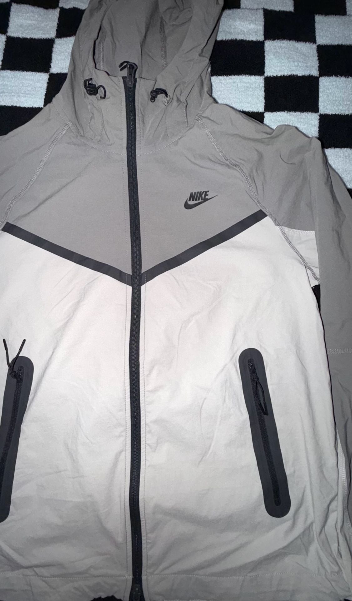 Nike Tech Men's Dri-FIT Woven Full-Zip Windrunner Jacket 4