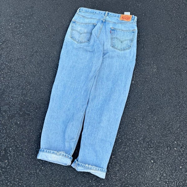 Y2K 2008 Levi's 550 Relaxed Fit Light Wash Denim Jeans W34 L34