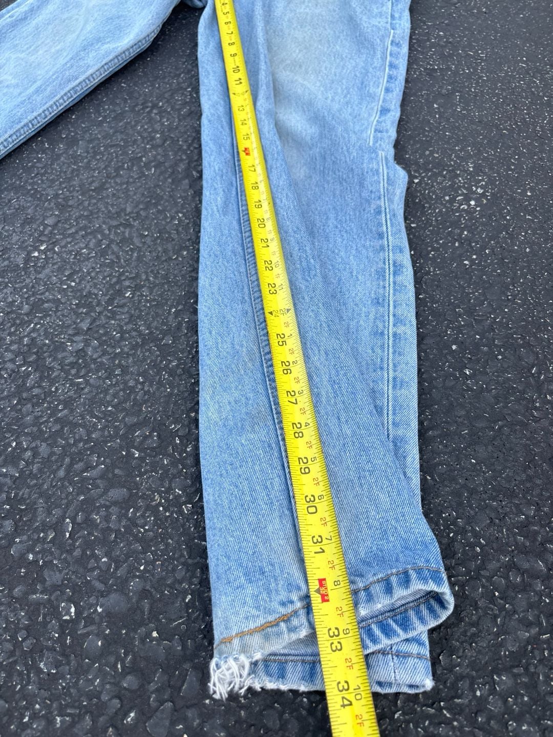 Y2K 2008 Levi's 550 Relaxed Fit Light Wash Denim Jeans W34 L34 11