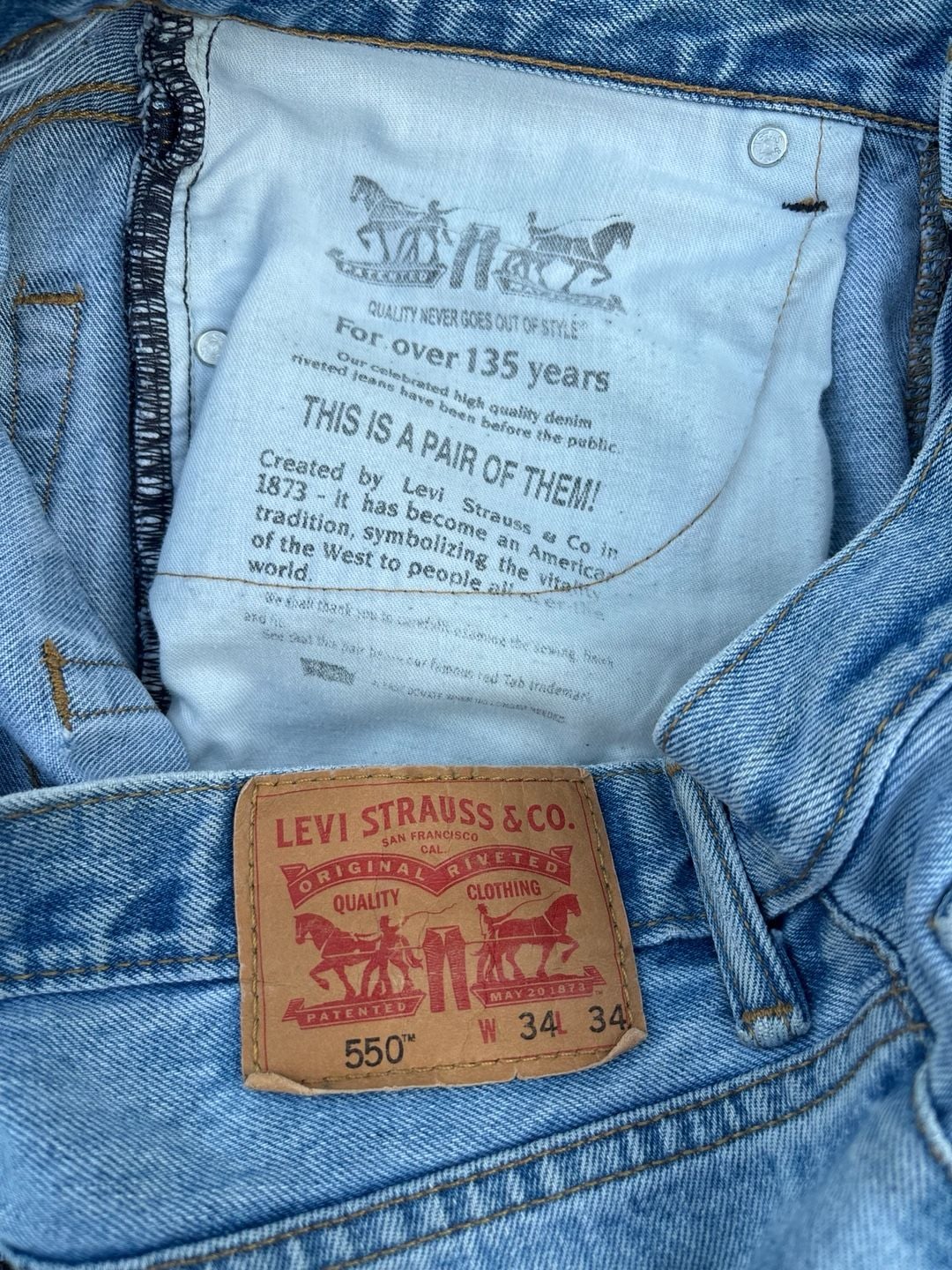 Y2K 2008 Levi's 550 Relaxed Fit Light Wash Denim Jeans W34 L34 12