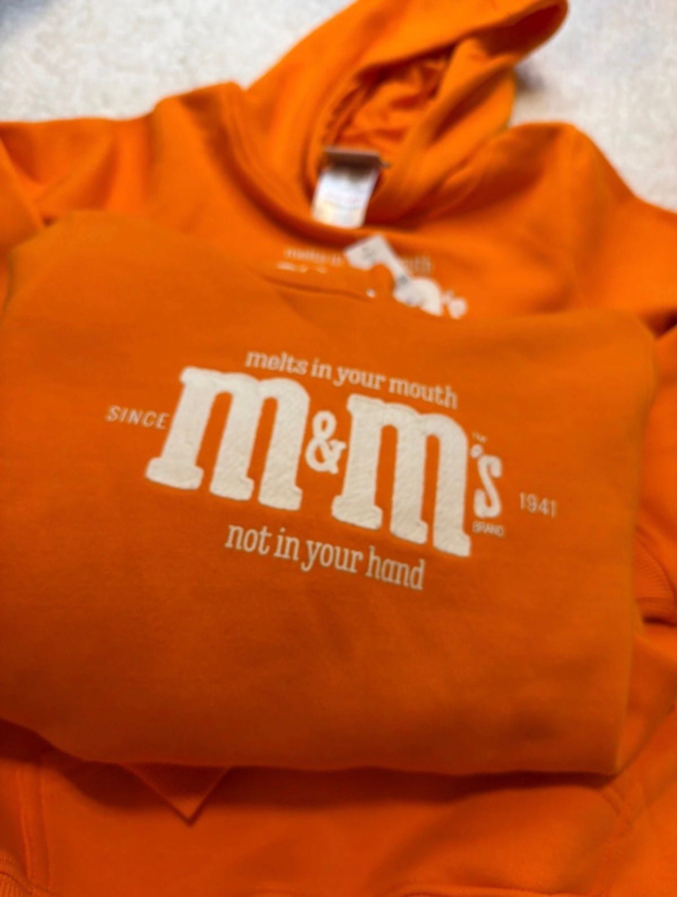 2 M&M'S Youth Unisex Heritage Hoodie Orange Size L 9/10 1)NWT 1)NWOT
Perfect for twins or siblings 4
