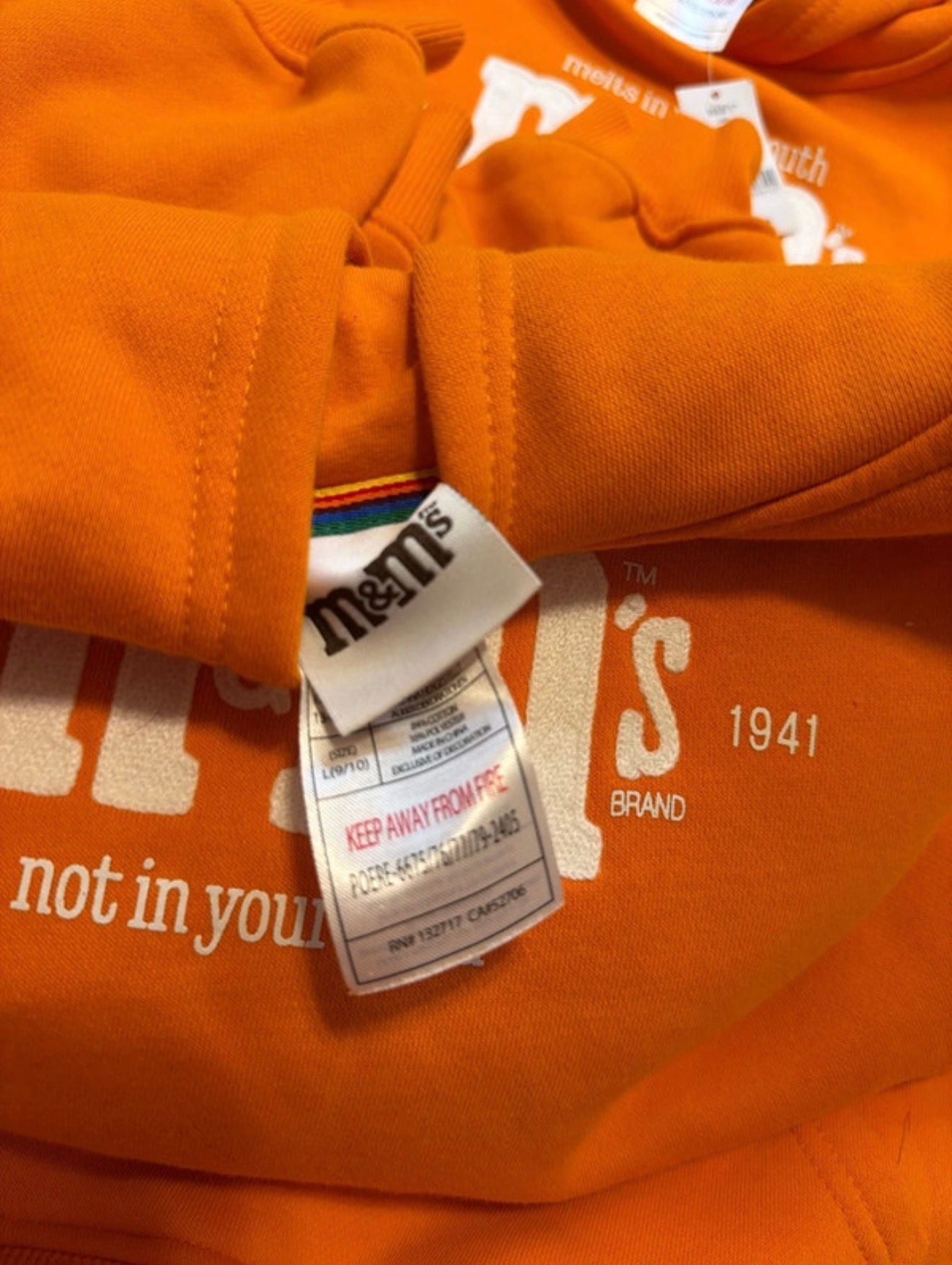 2 M&M'S Youth Unisex Heritage Hoodie Orange Size L 9/10 1)NWT 1)NWOT
Perfect for twins or siblings 5
