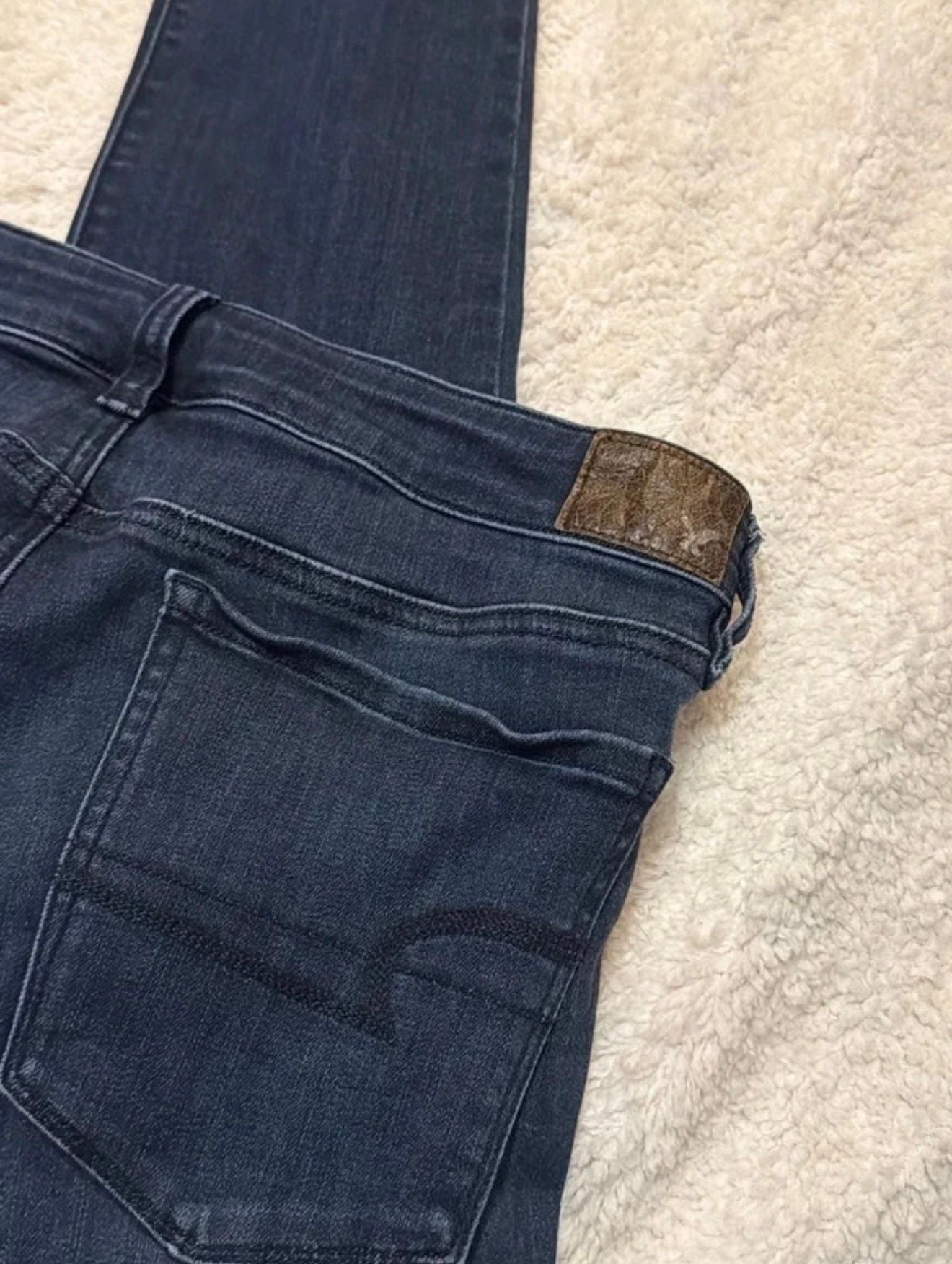American Eagle Outfitters Hi-Rise Jegging Super Super Stretch Dark Wash Jeans Women's 12 Regular 7