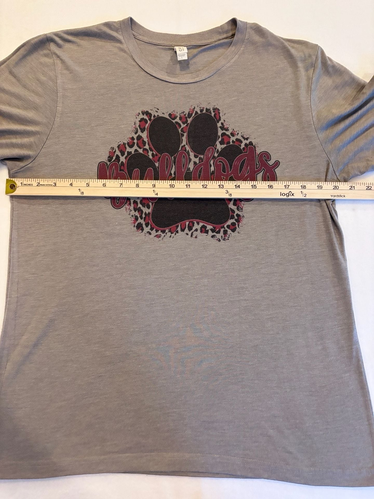 Bella+Canvas Bulldogs Paw Print Cheetah Leopard Graphic T-Shirt Gray Size L 4