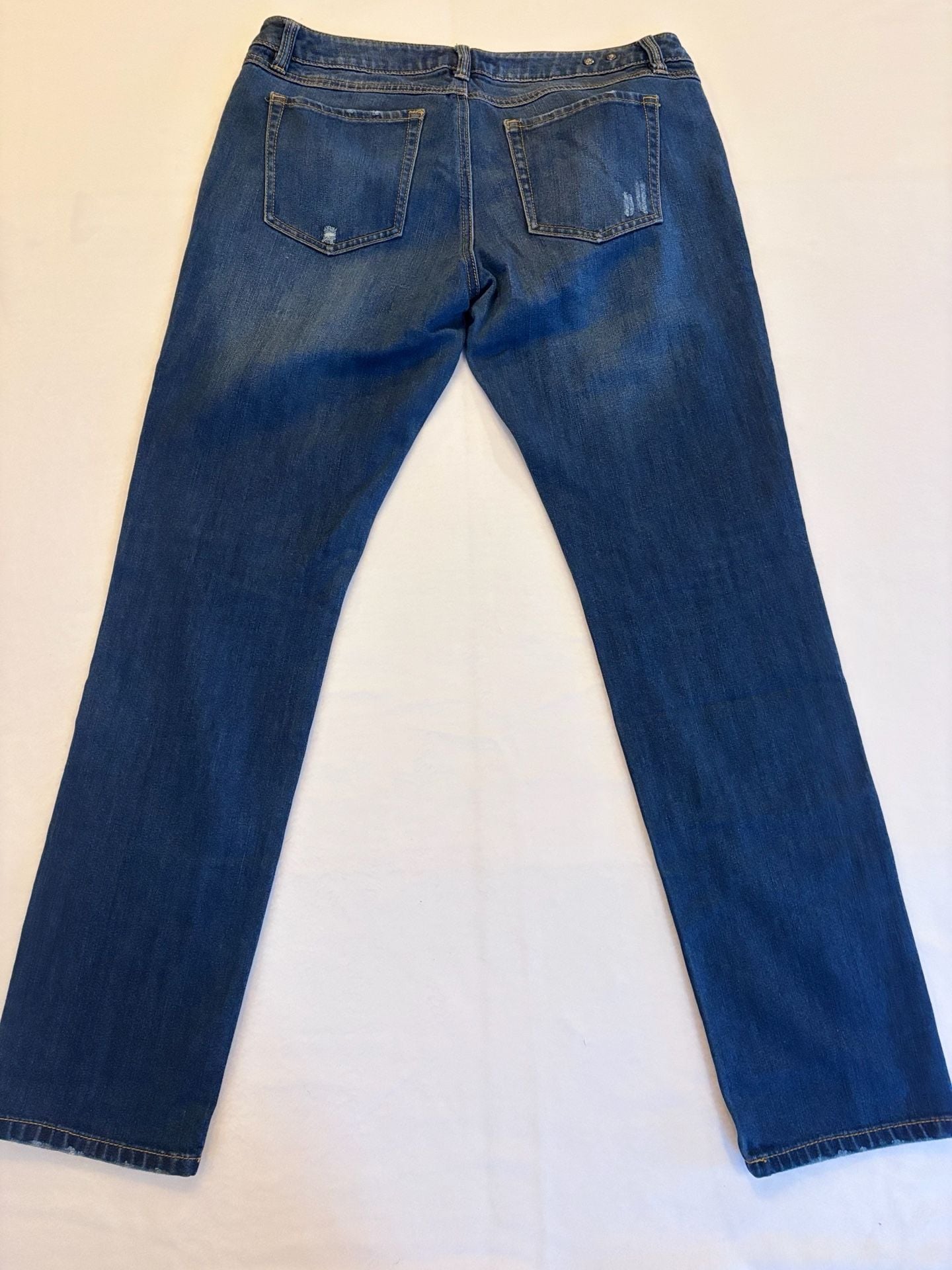 Cabi Jeans Style 3045 Slim Boyfriend Dark Wash Distressed Denim Size 8 7