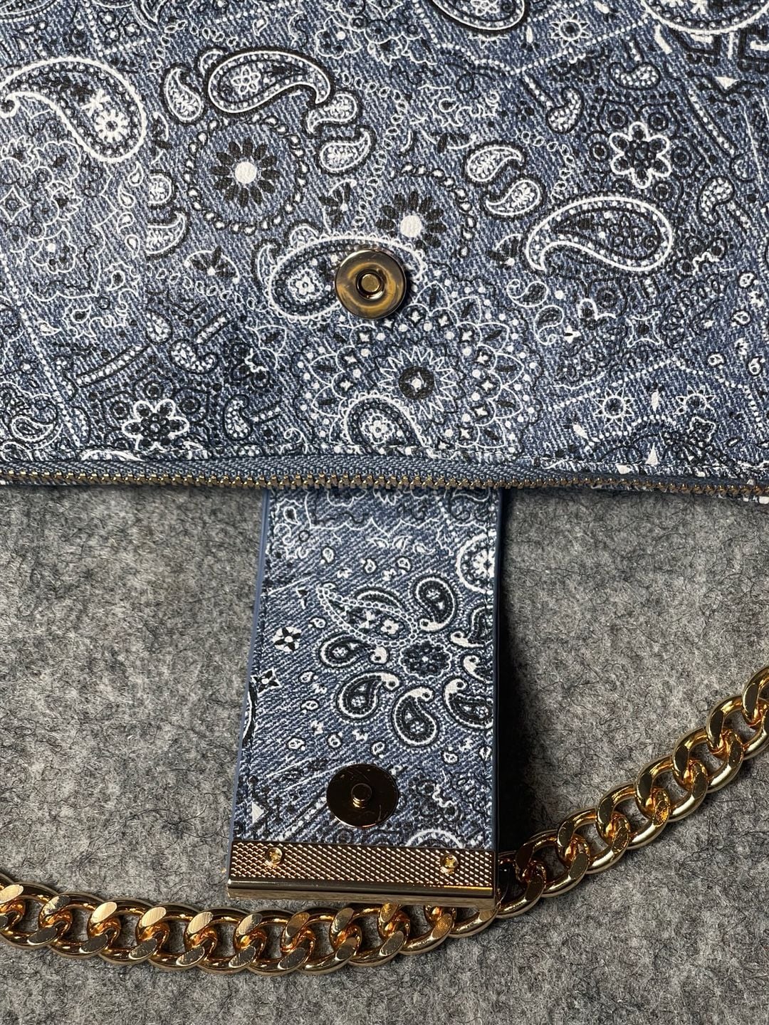 Aldo Blue Paisley Denim Shoulder Bag with Gold Chain Strap 6