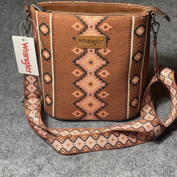 Wrangler Southwestern Print Canvas Crossbody Bag WG221-8360-ROSEBRN Brown