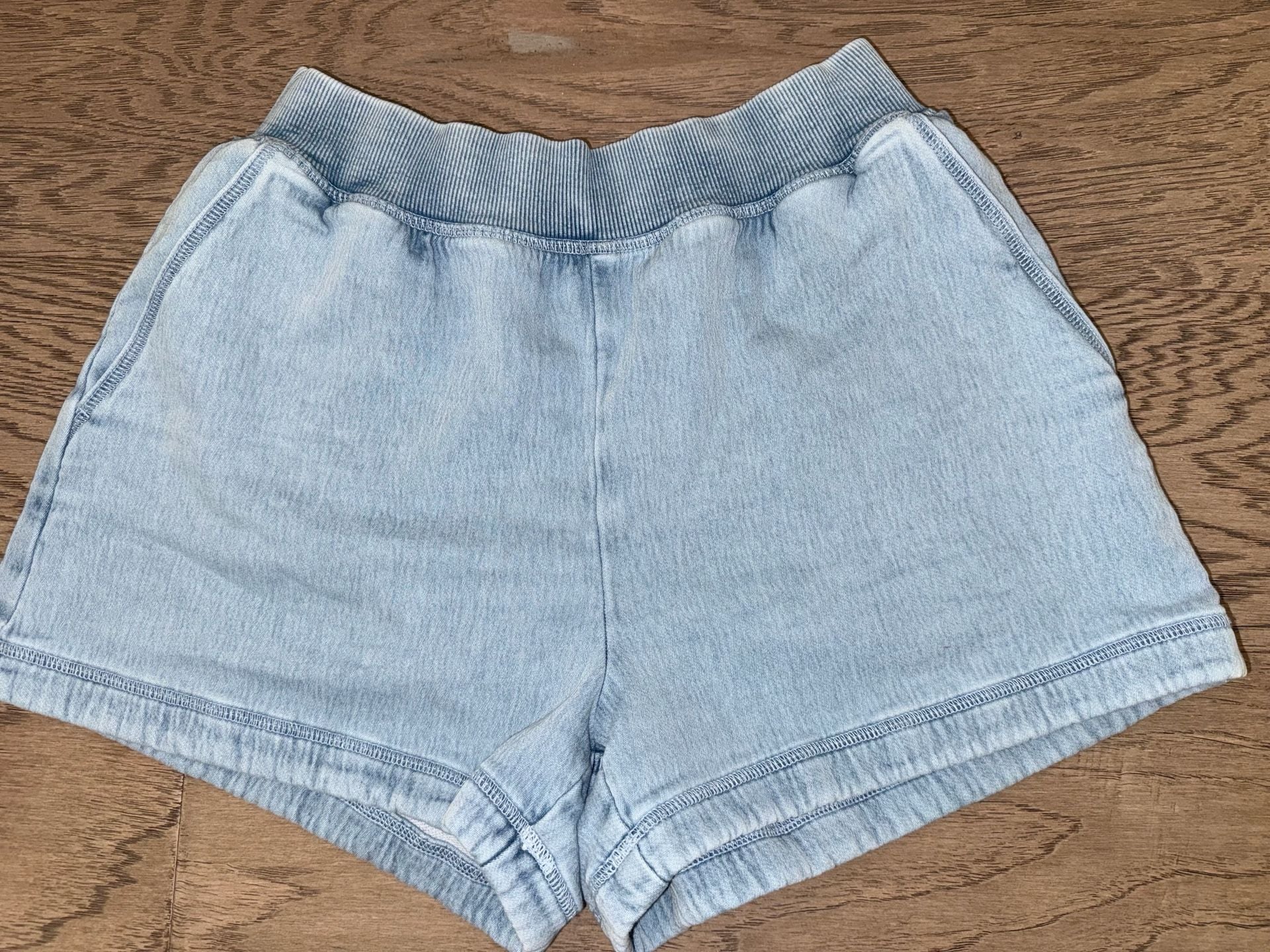 XS Aerie Daydream Denim Stretch Short 2
