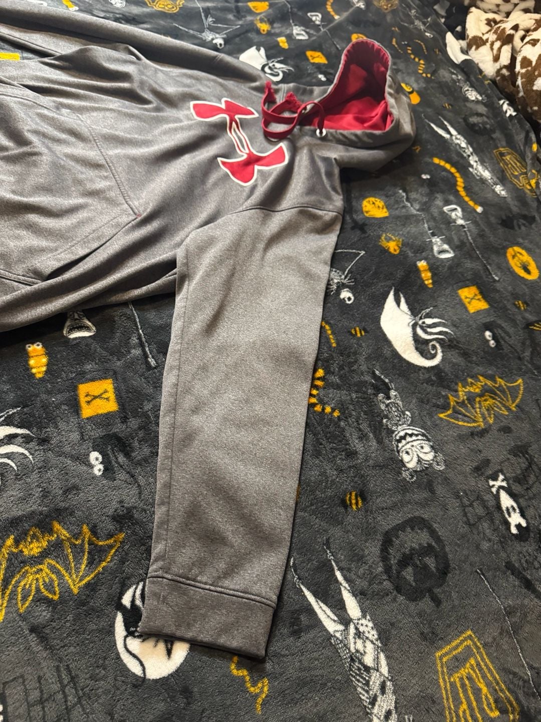 Under Armour Gray and Red Big Logo Loose Fit Hoodie Sweatshirt Size Large 3
